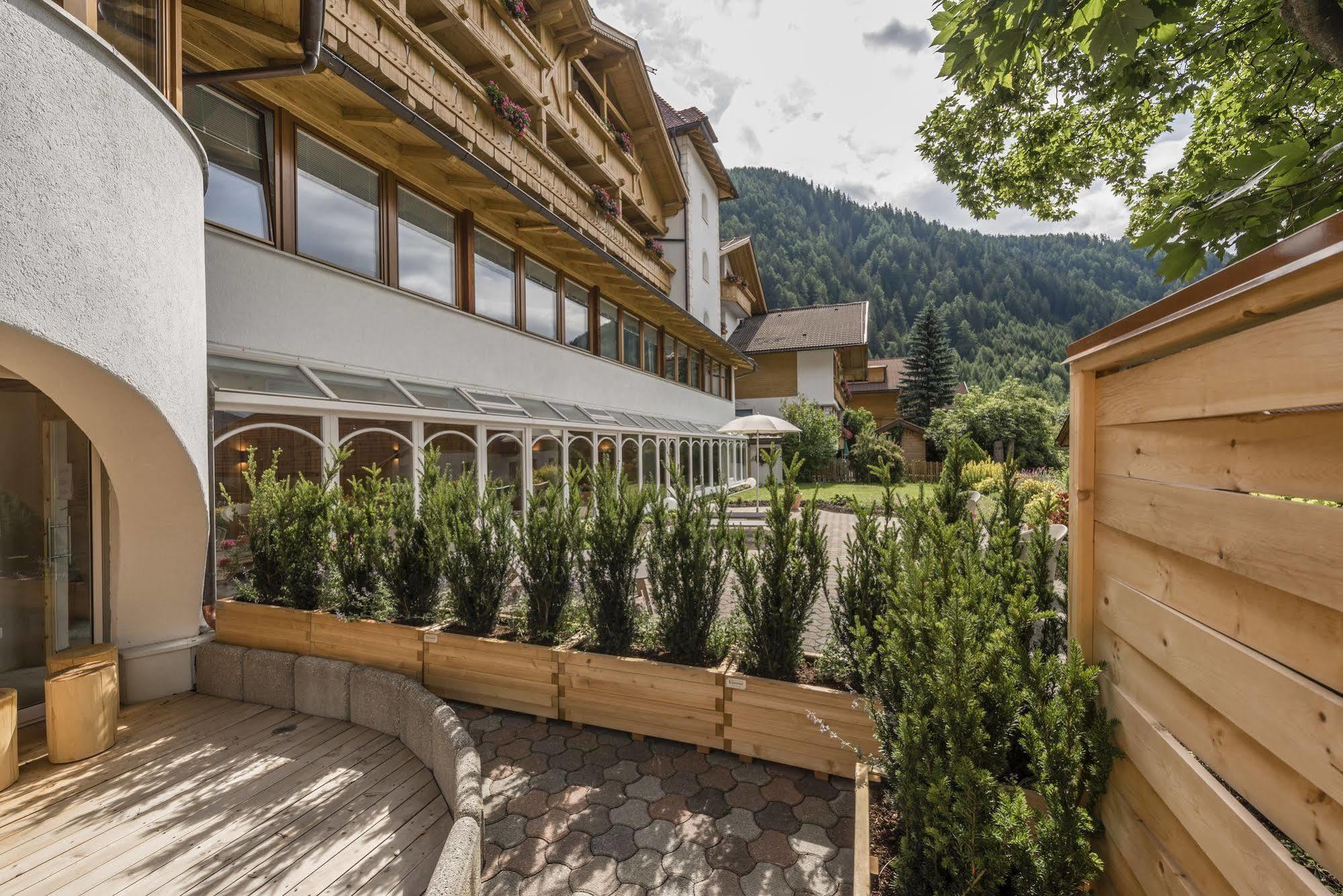 Bed & Breakfast Abis - Dolomites リオ・ディ・プステリーア エクステリア 写真